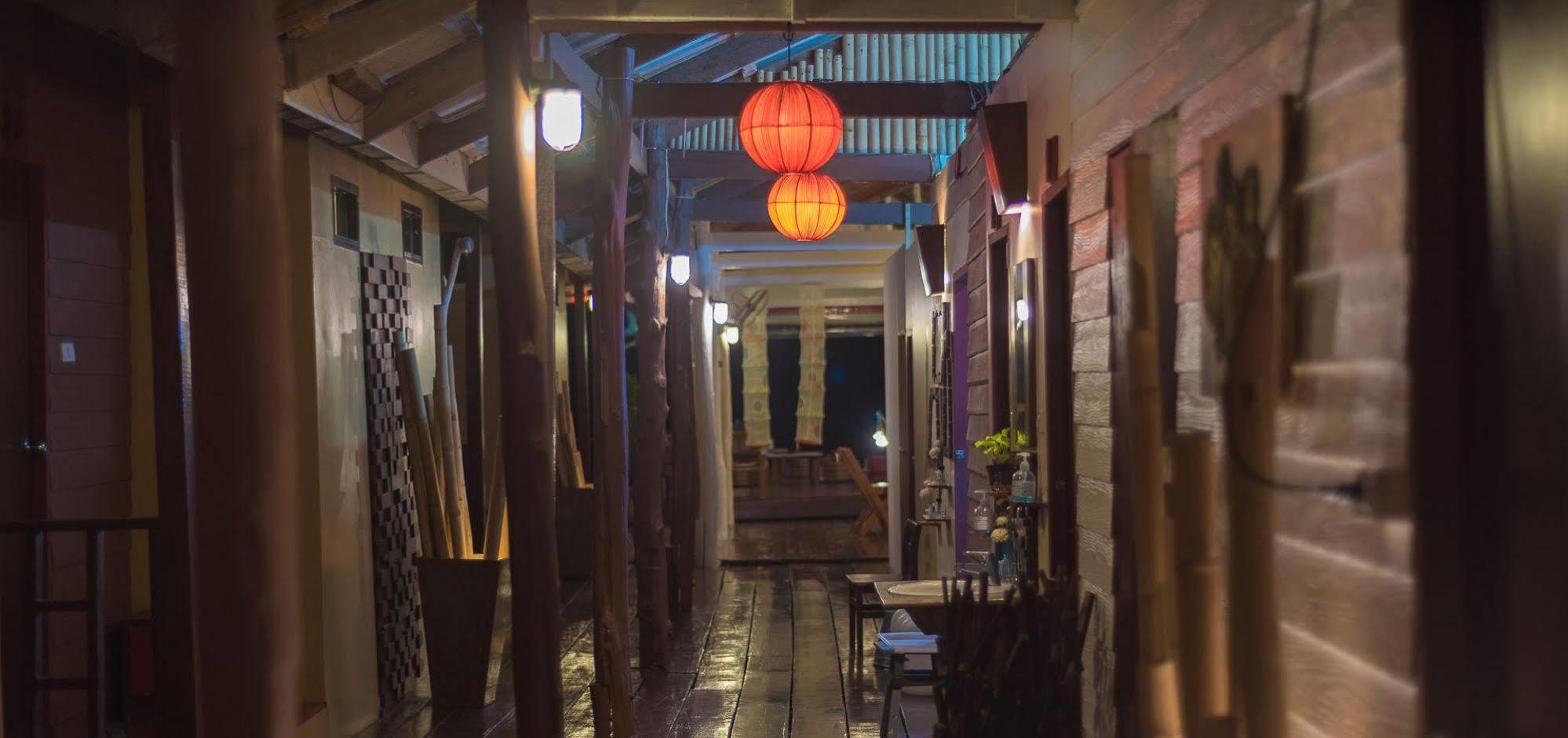 Sincere Hostel Bar And Bistro Ko Lanta Eksteriør billede